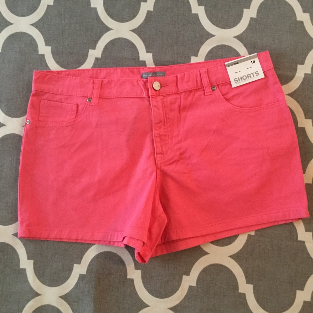 New York & Co. Pink Mid Rise Shorts - NWT - Sz 14